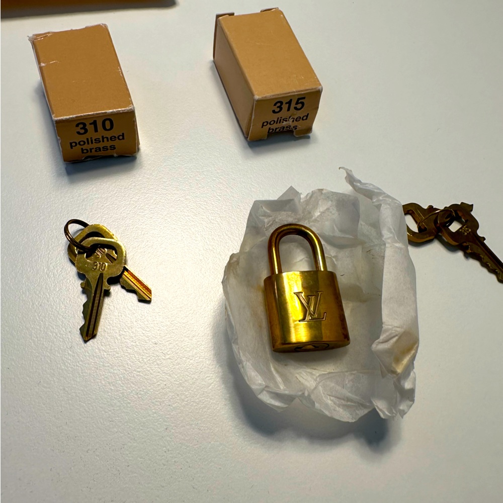 Louis Vuitton lock and key